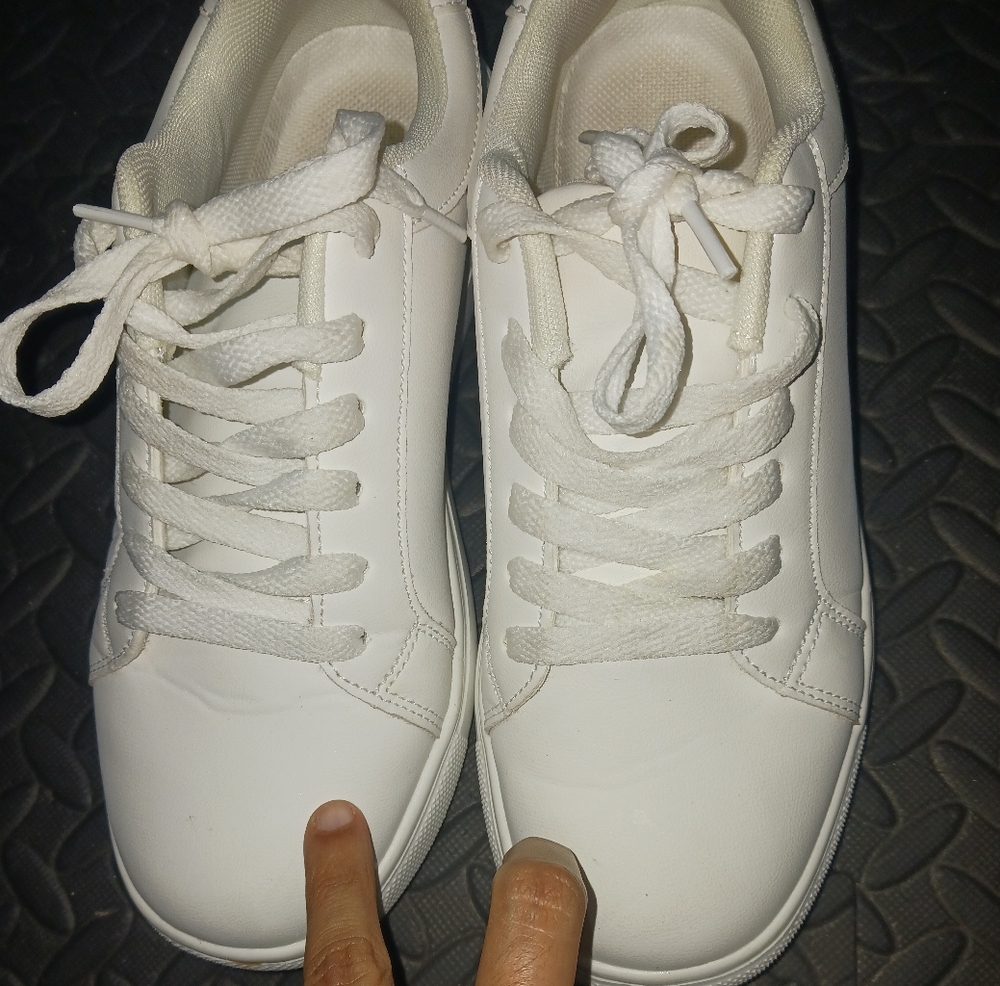 Women White Round Toe Basic Sneakers - Picture 8 of 10